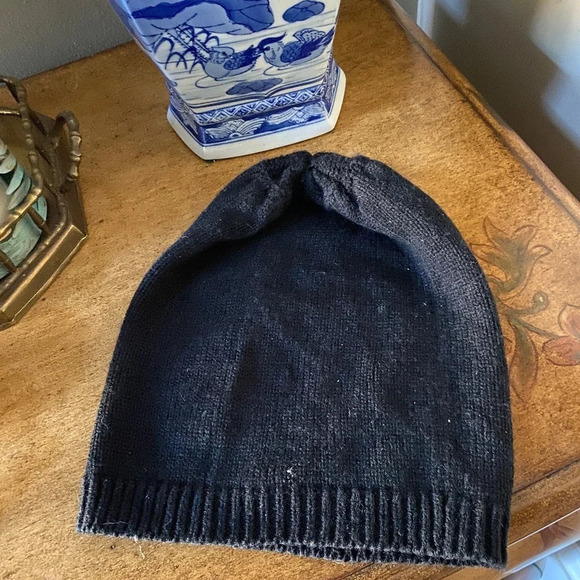 Anthropologie  Black Embroidered  Danielle Kroll Best Of Buds Wool Beanie